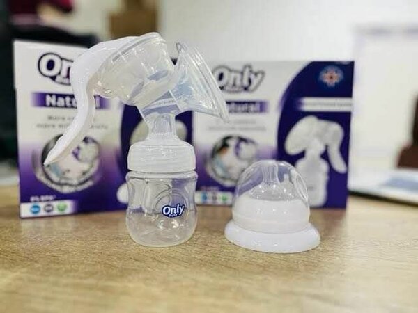 Tire-lait manuel bébé