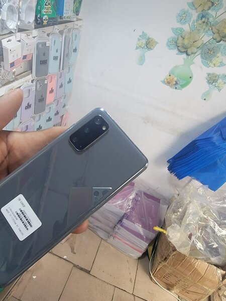 Samsung Galaxy S20 - Smartphone élégant Android