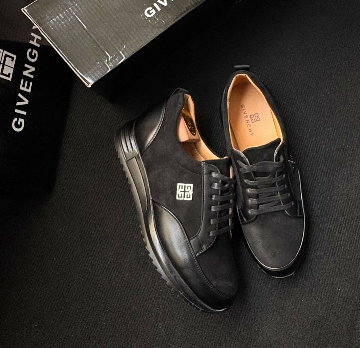 Chaussures en cuir élégantes hommes