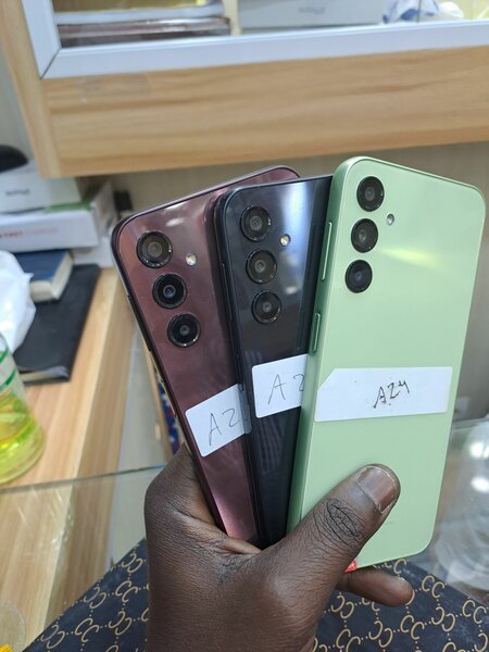 SAMSUNG A24 CAPACITÉ 128GIGAS RÉSEAU 5G USA UNE PUCE