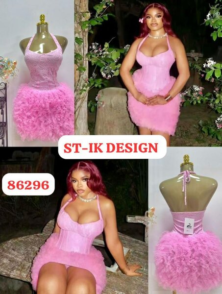 Robe rose avec dentelle