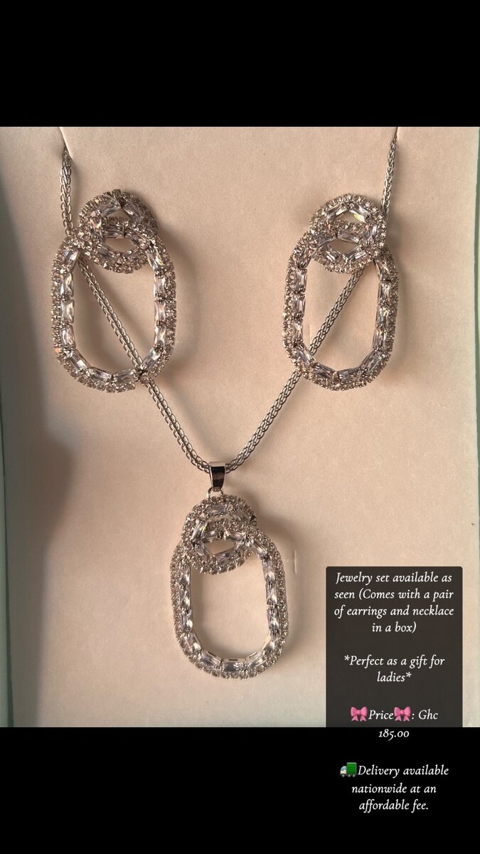 Necklace and earrings set