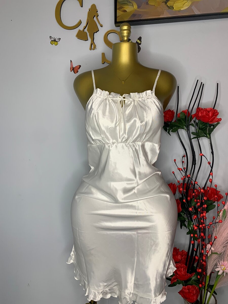 Robe de nuit en satin élégante