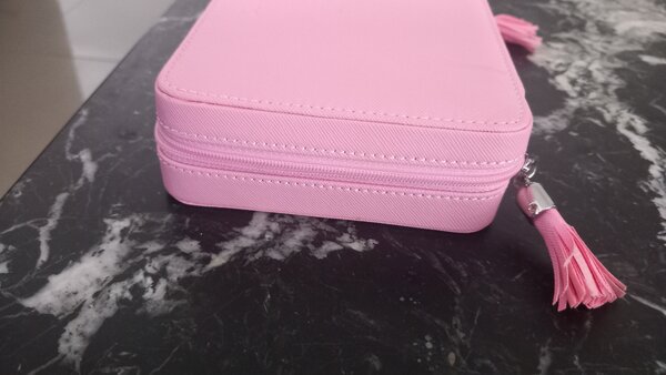 Travel jewellery case with zip