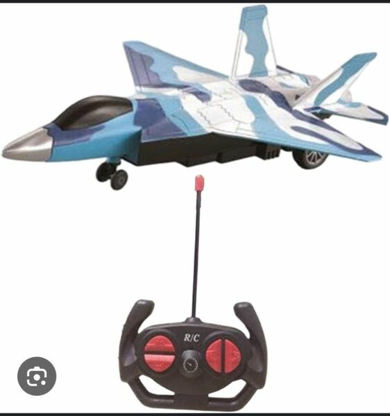 Avions et voiture de course