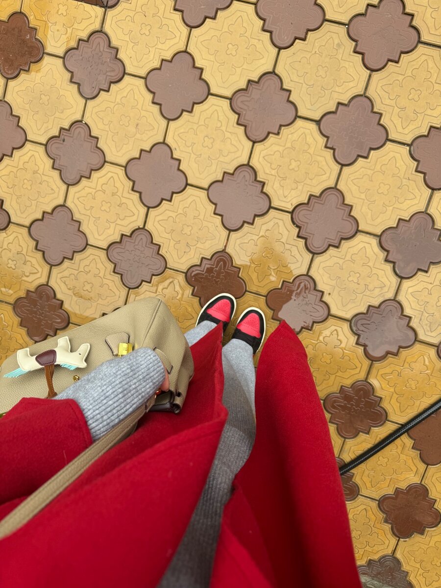 Пальто в трендовом цвете, не мнётся, цвет не стирается