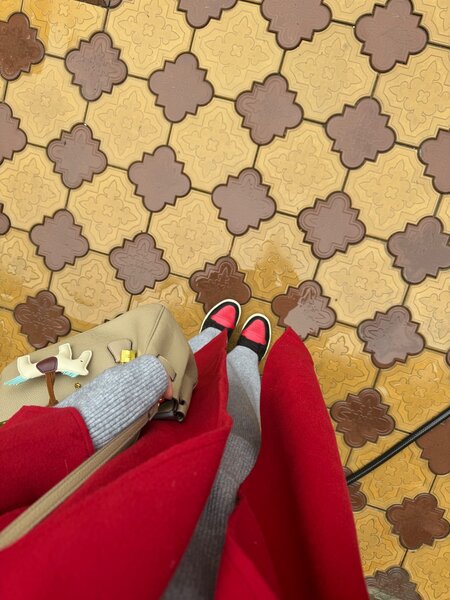 Пальто в трендовом цвете, не мнётся, цвет не стирается