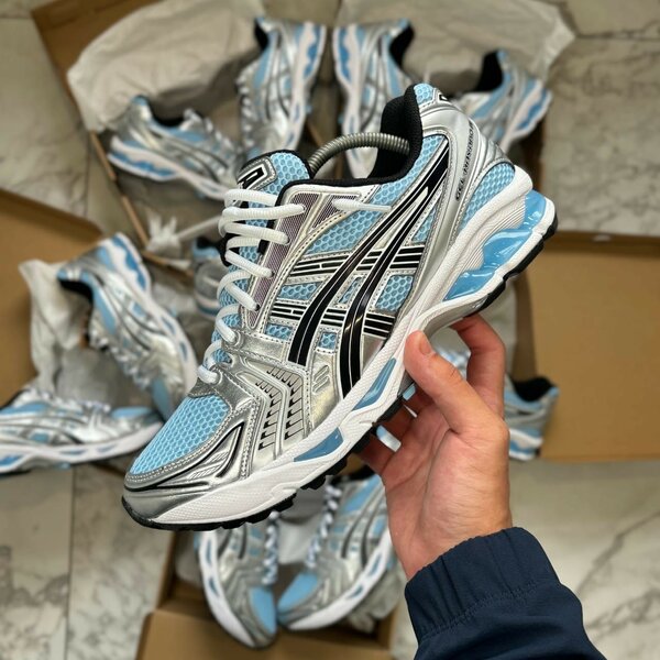 Chaussures de course légères