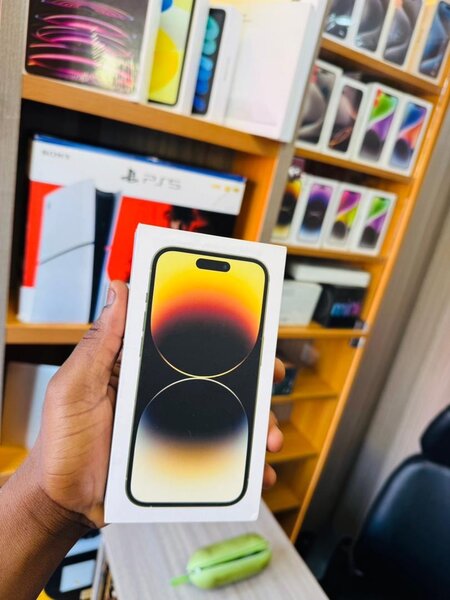 iPhone 14pro max (Gold )
