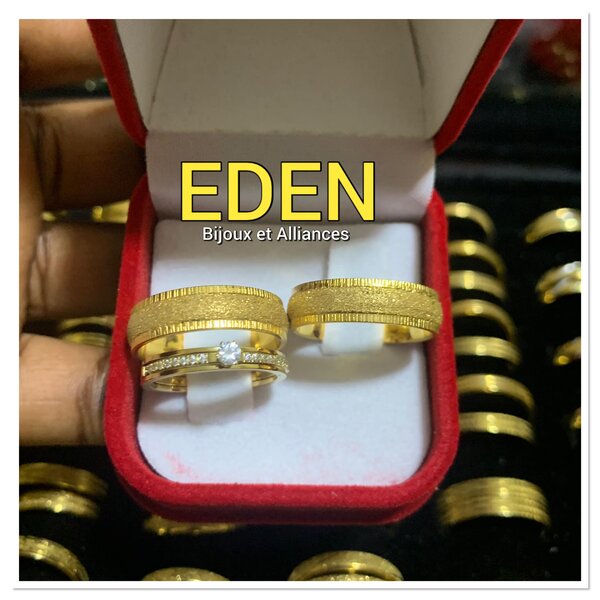 Ensemble : Bague de fiançailles + alliances