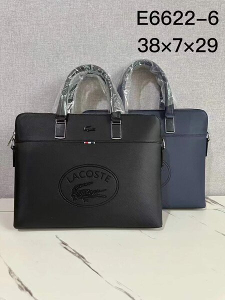 Brèves affaires élégantes homme