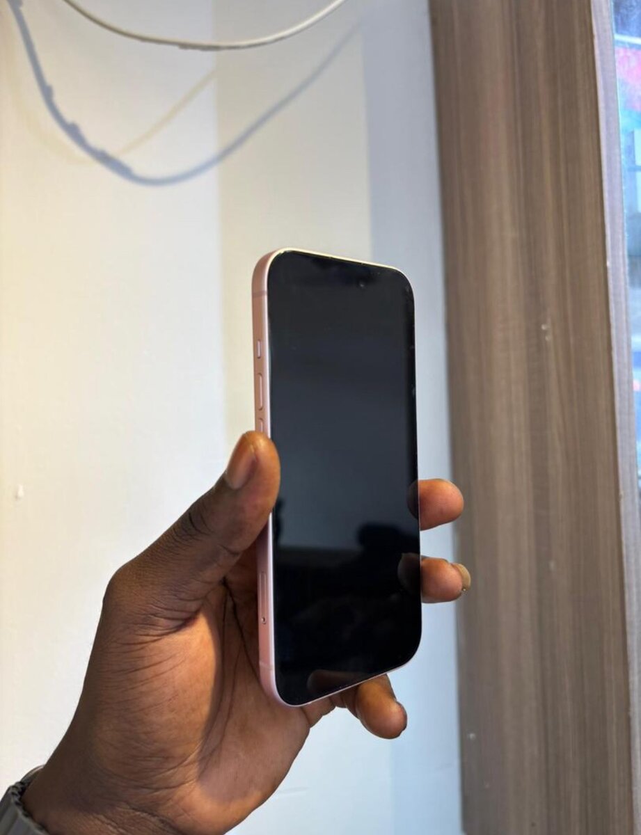 iPhone 14 physical sim