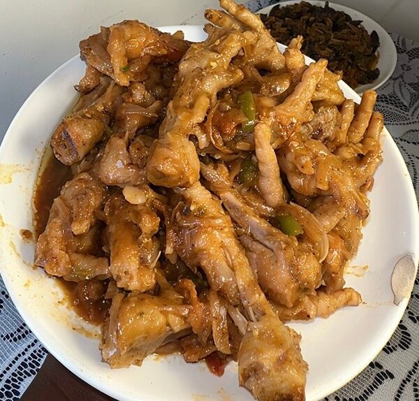 Pattes de poulet épicés