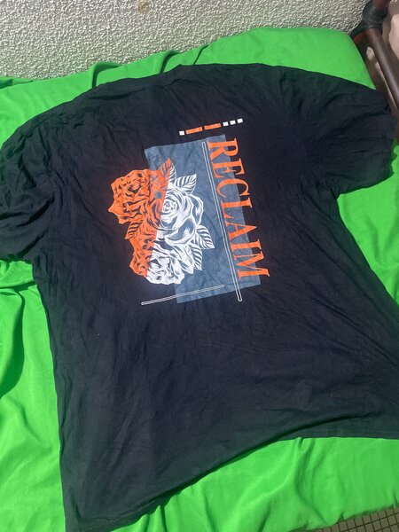 T-shirts graphiques colorés