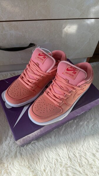 Кроссовки 37 размера легкий