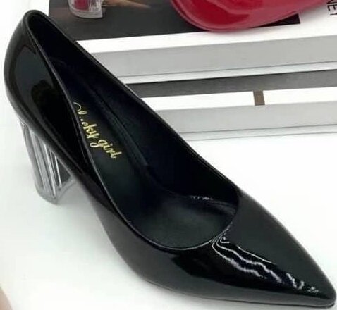 belles chaussures pour femmes