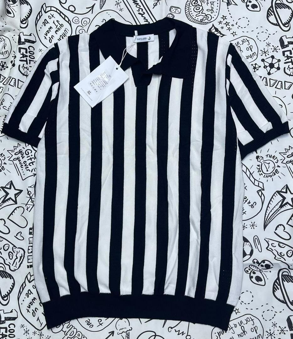 Polo rayé en maille légère