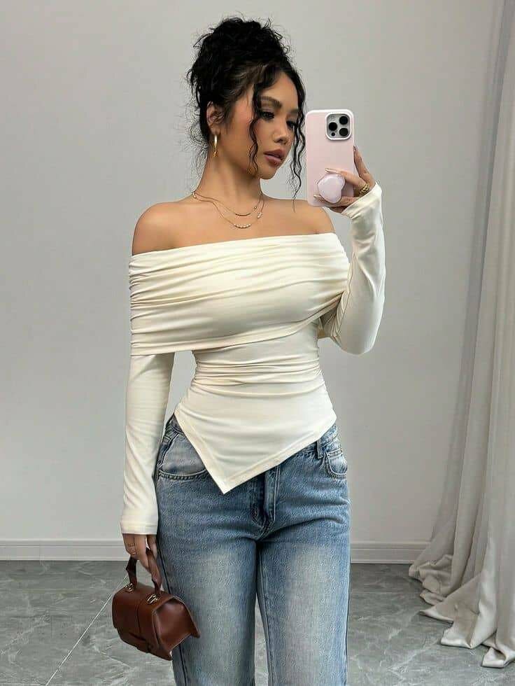 Haut asymétrique à épaules dénudées