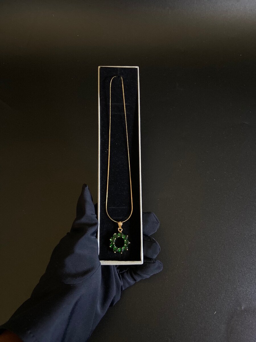 Infinity circle emerald