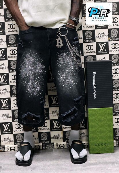 Shorts en jean ornés modernes