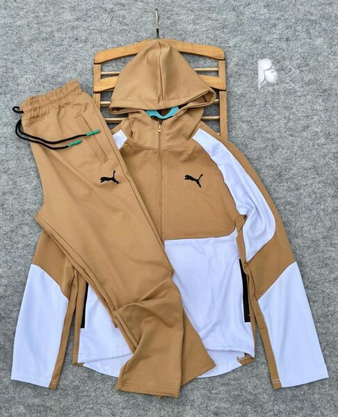 Survêtement à capuche camel