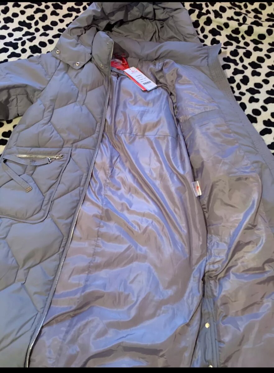 Куртка фирменная , качество отличная.