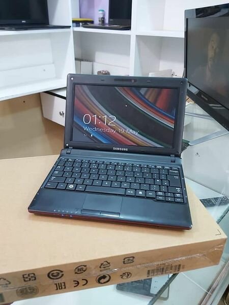 Samsung Mini Laptop