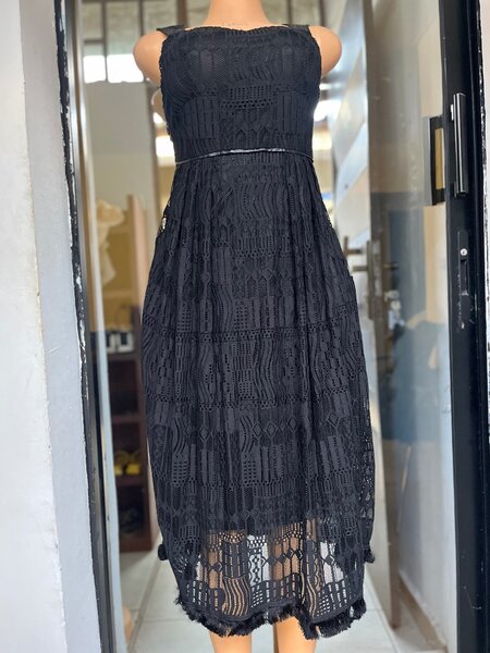 Robe Midi en Dentelle Noire