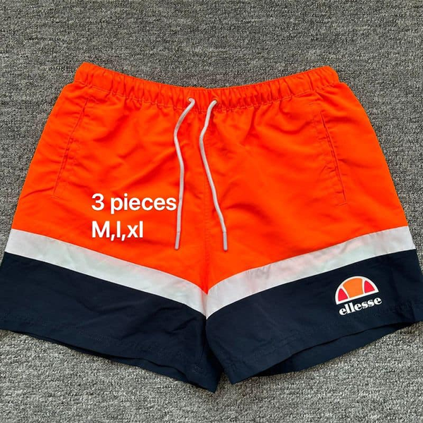 Short rouge noir blanc