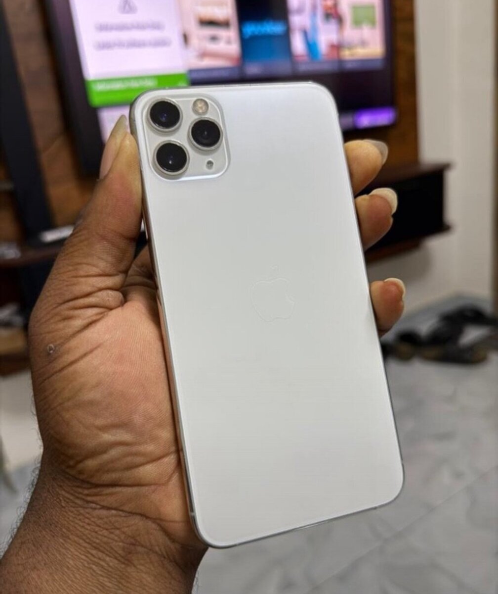 iPhone 11 Pro Max 128gig battery health 97