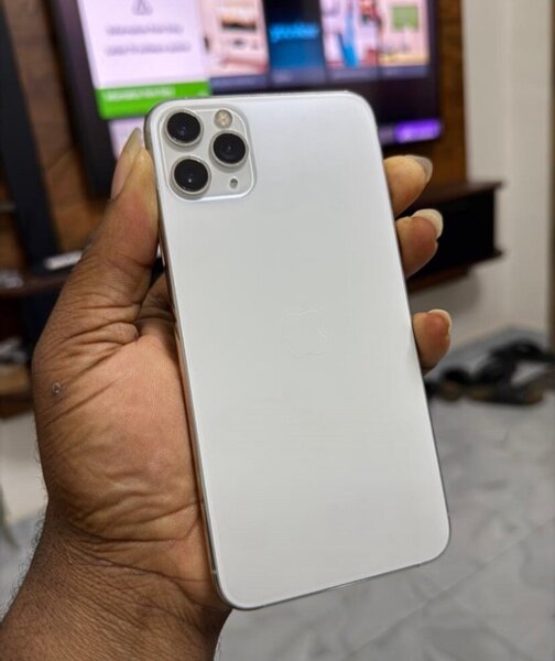 iPhone 11 Pro Max 128gig battery health 97