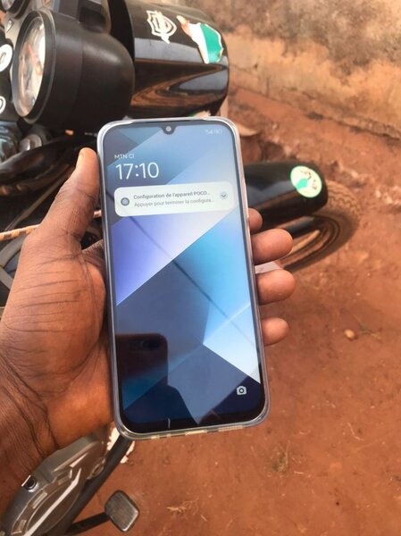 Téléphone POCO blanc