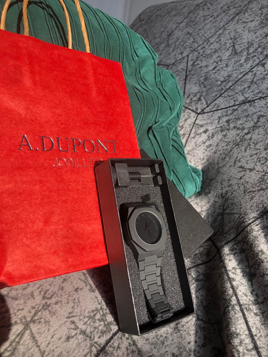 Montre Minimaliste en Acier Noir