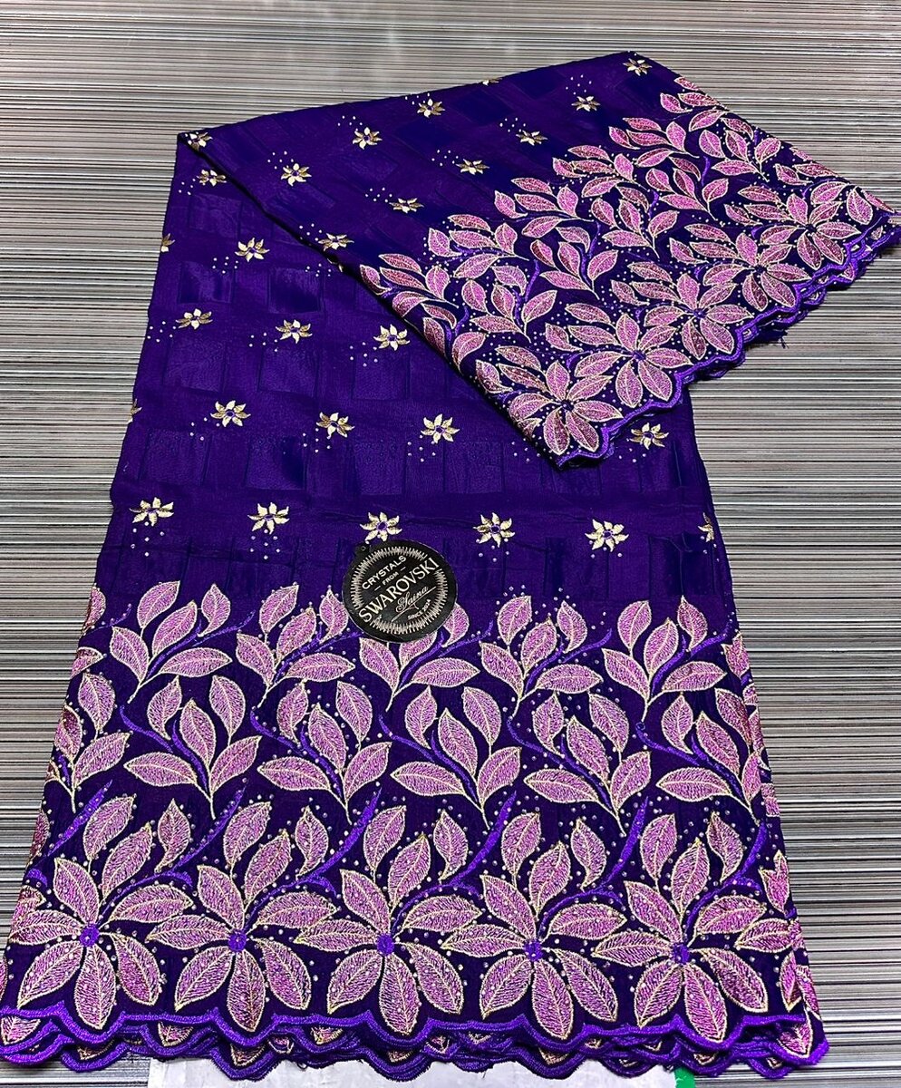 Tissu Brodé Swarovski Luxe