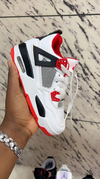 baskets jordan 4 