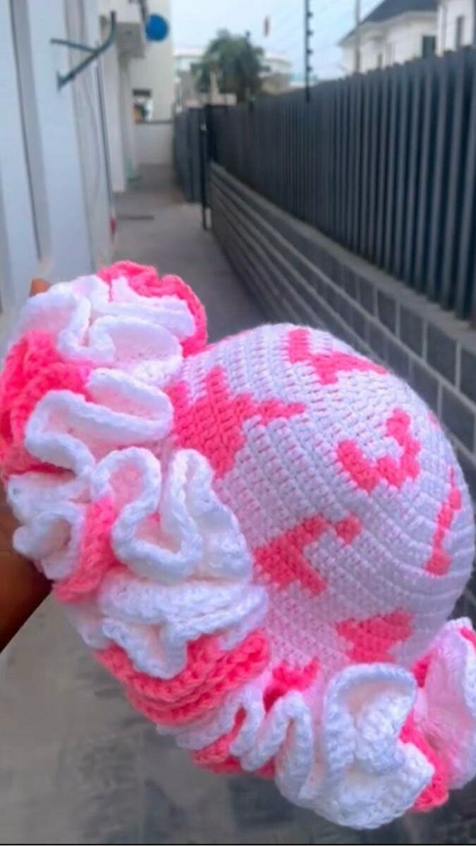 Chapeau élégant au crochet