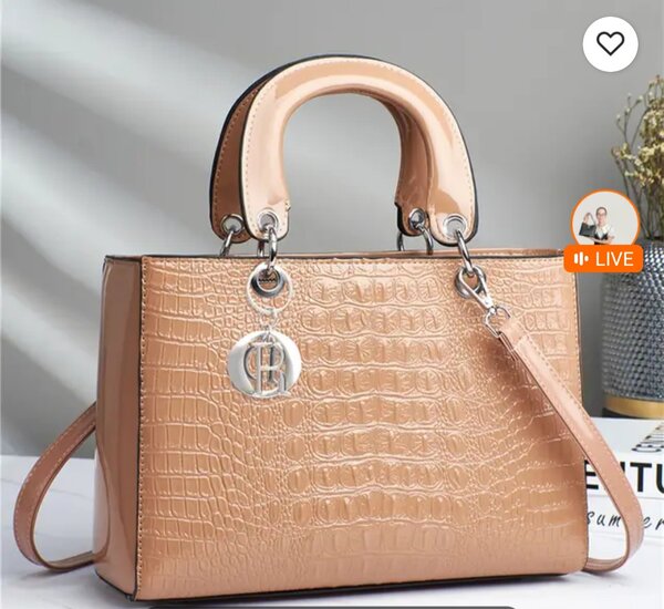 Sac à main croco élégant