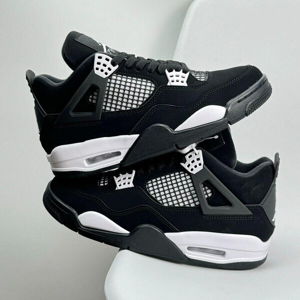 AIR JORDAN 4