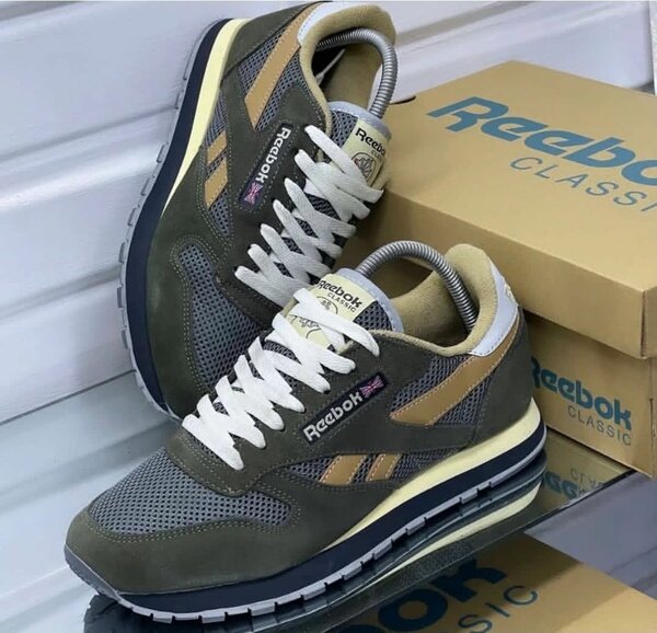 Reebok Classic Sneakers