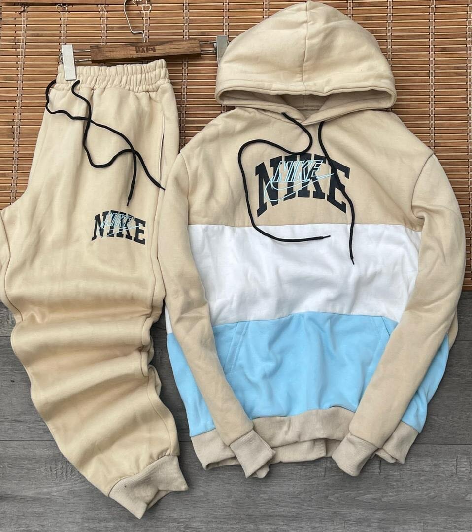 Survêtement à capuche Nike coloré