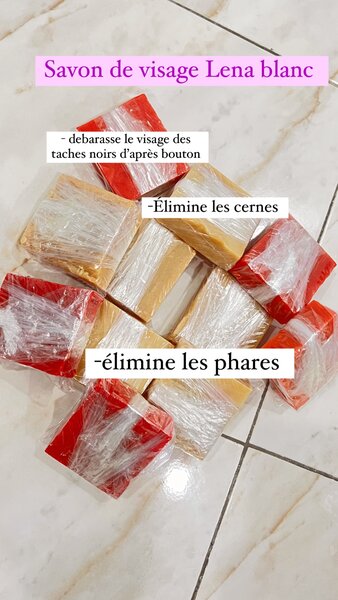 Savon de visage et savon de visage anti tache noir sur le vi