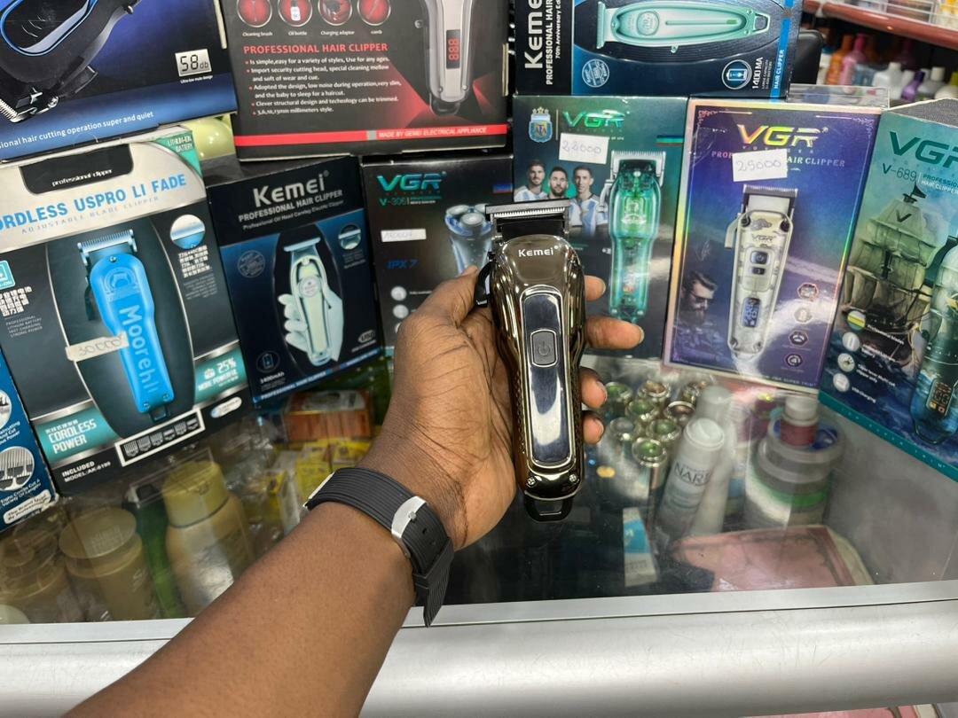 Tondeuse Kemei sans fil