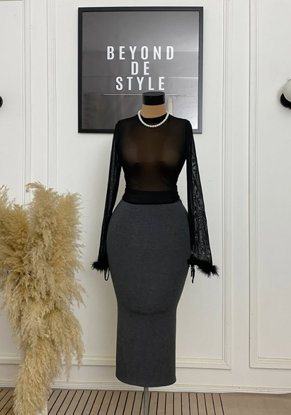 SWEET GIRL FUR DETAIL MESH TOP.