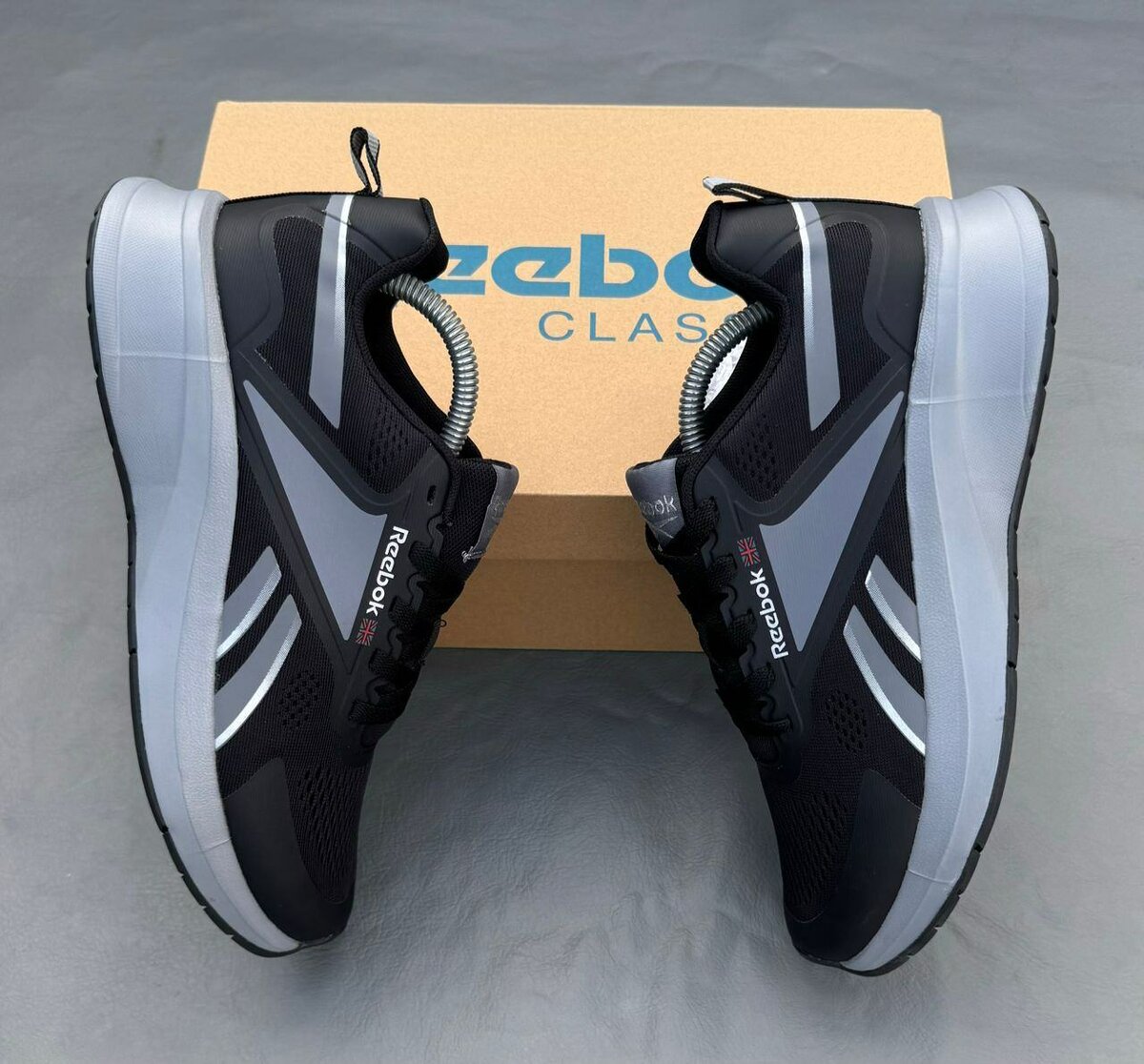 Reebok Classic Sneakers