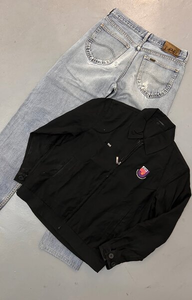 Veste noire avec patch