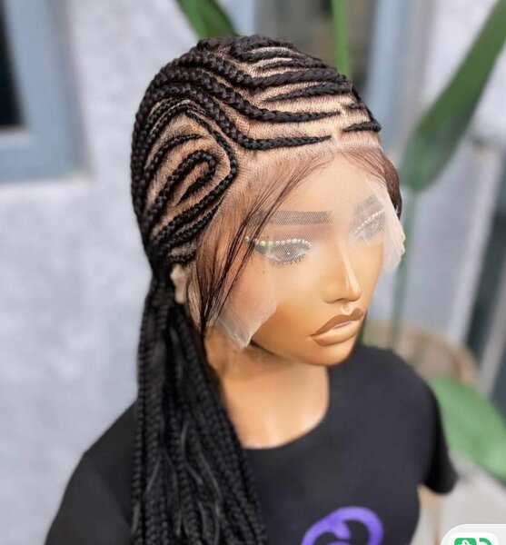 Perruque tressée en dentelle