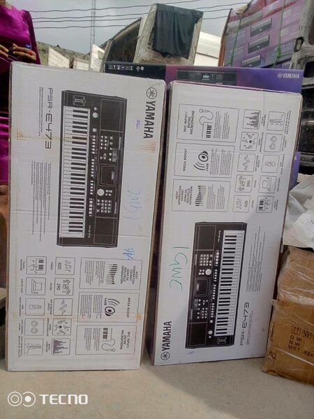 Yamaha PSR-E473 Keyboard