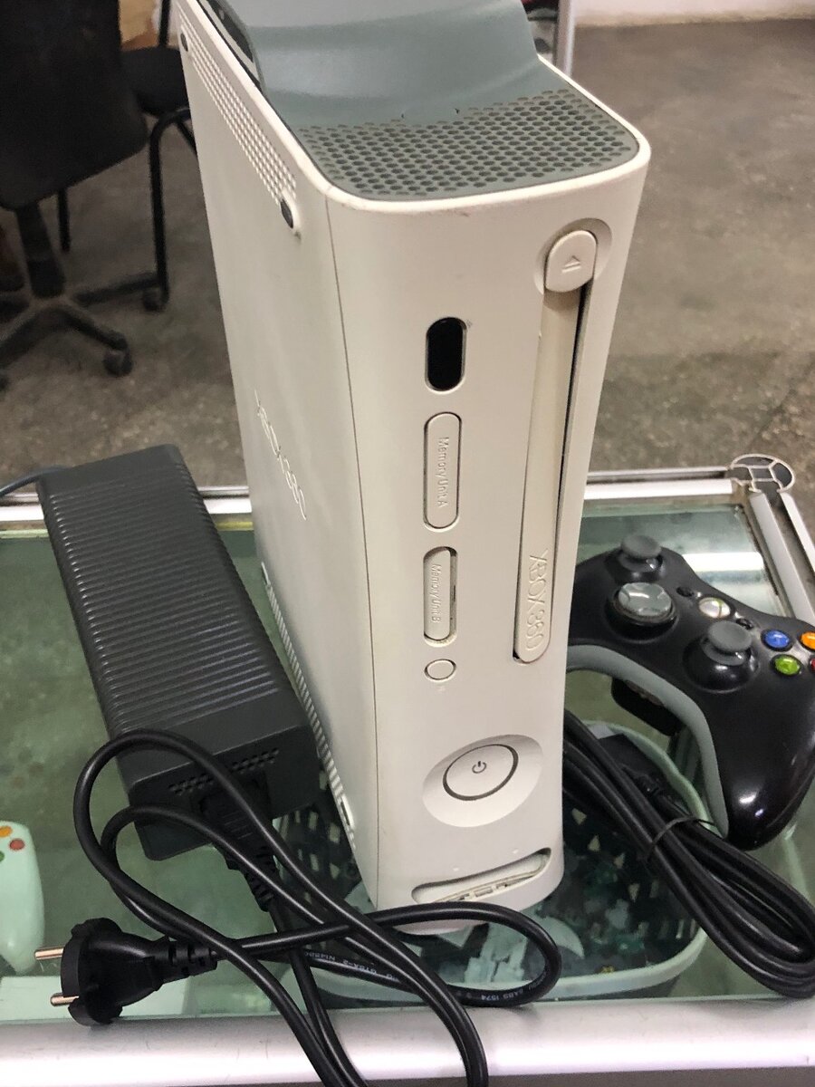 XBOX360 CONSOLES