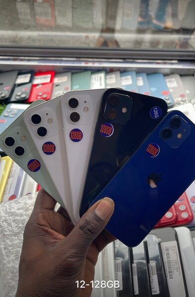iPhone 12 128gb ( uk used )