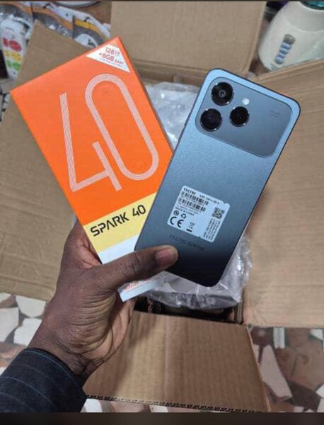 Smartphone Spark 40 128GB